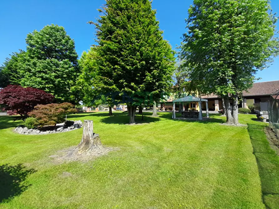 Immagine 2 di Casa trifamiliare in vendita  in Via Piave a Quinto Vicentino