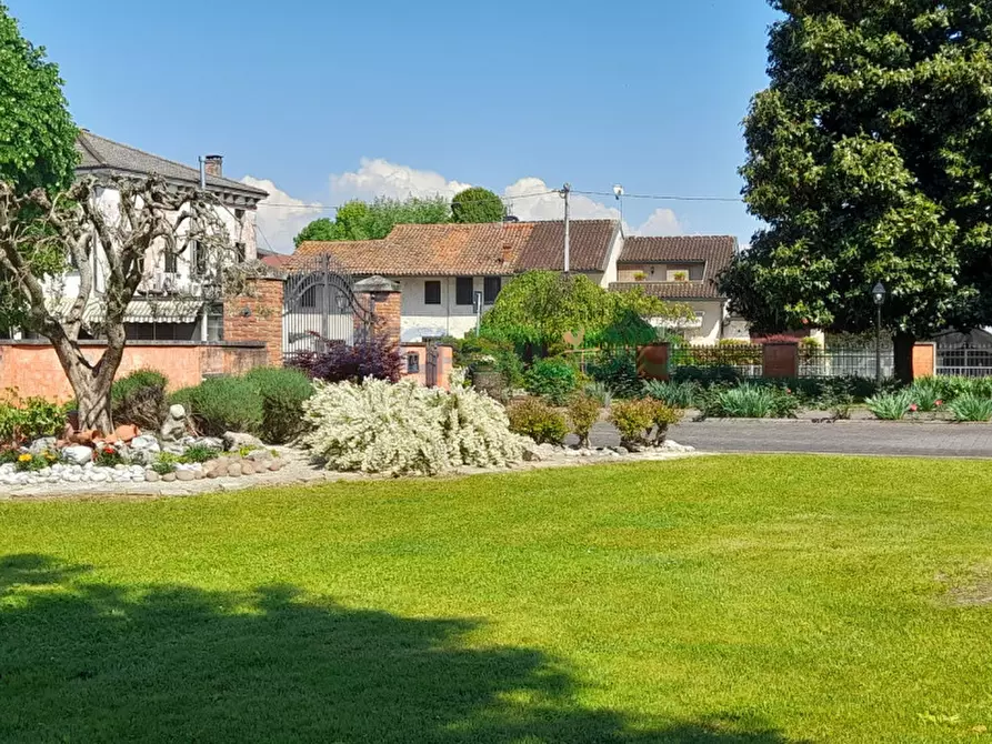 Immagine 9 di Casa trifamiliare in vendita  in Via Piave a Quinto Vicentino