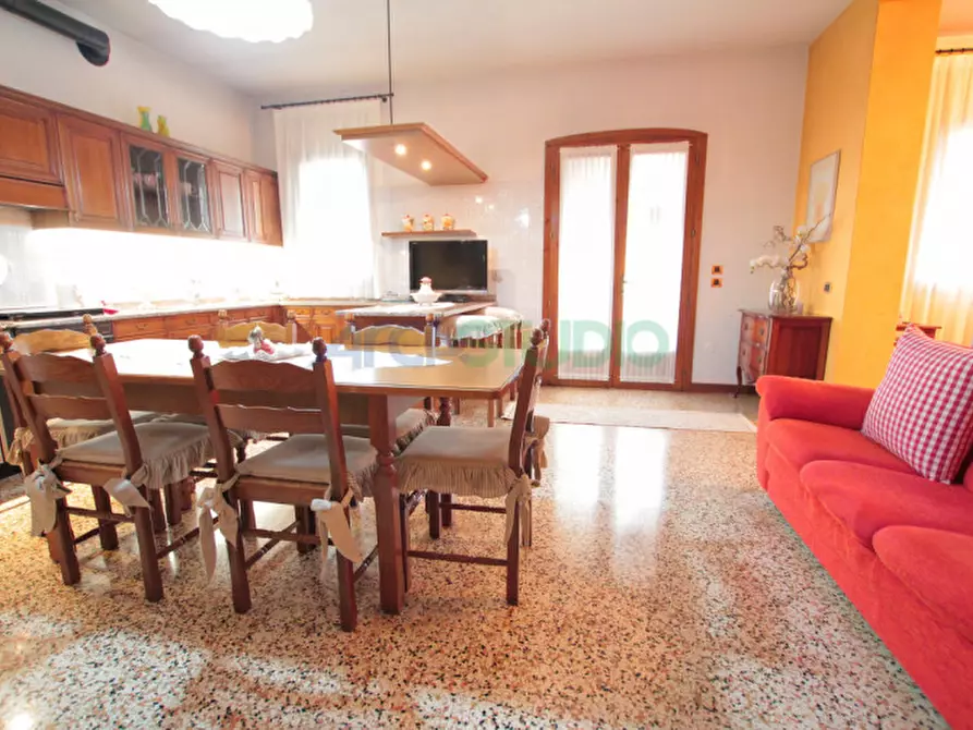 Immagine 70 di Casa trifamiliare in vendita  in Via Piave a Quinto Vicentino