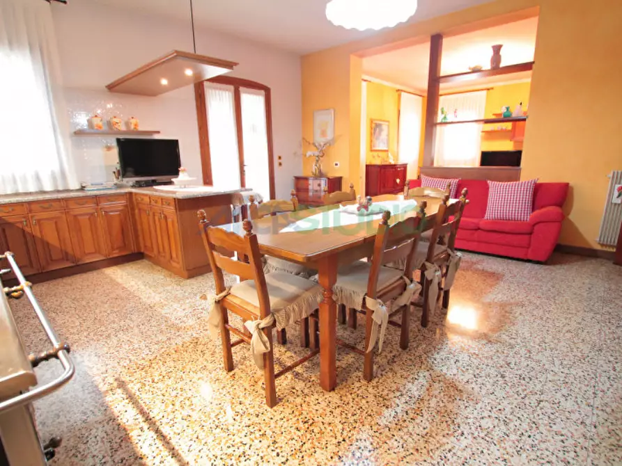 Immagine 71 di Casa trifamiliare in vendita  in Via Piave a Quinto Vicentino