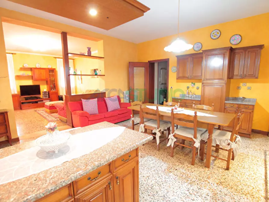 Immagine 72 di Casa trifamiliare in vendita  in Via Piave a Quinto Vicentino