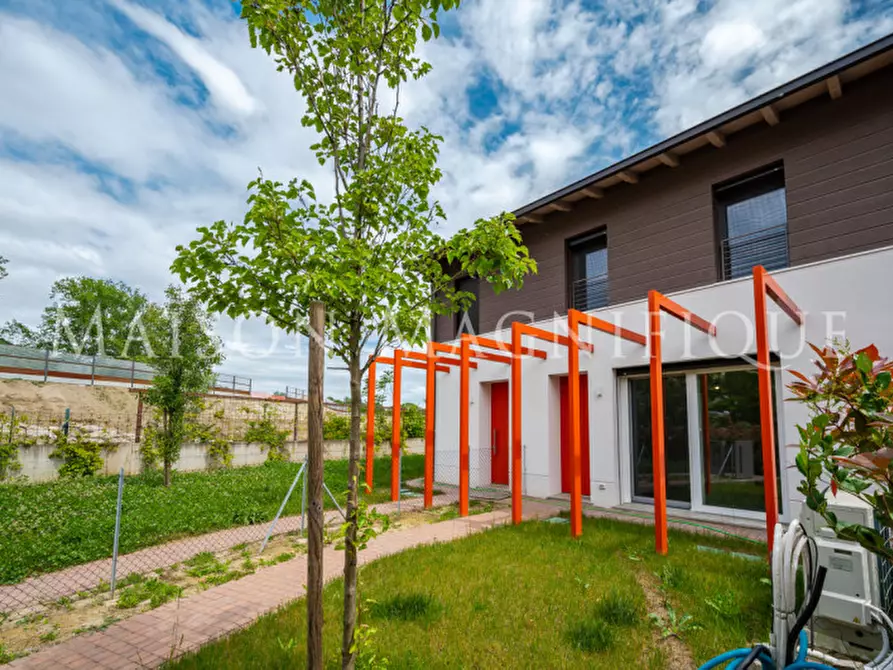 Immagine 2 di Villetta a schiera in vendita  in Via del pero a Pianoro