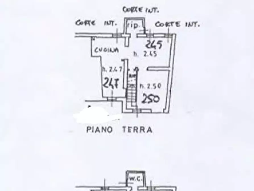 Immagine 19 di Casa indipendente in vendita  a Prato