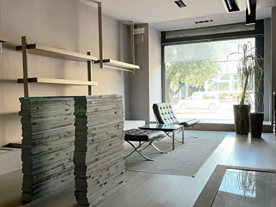 Immagine 3 di Negozio in affitto  in Viale Europa a Terranuova Bracciolini