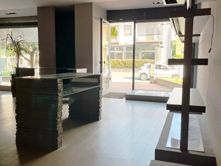 Immagine 6 di Negozio in affitto  in Viale Europa a Terranuova Bracciolini