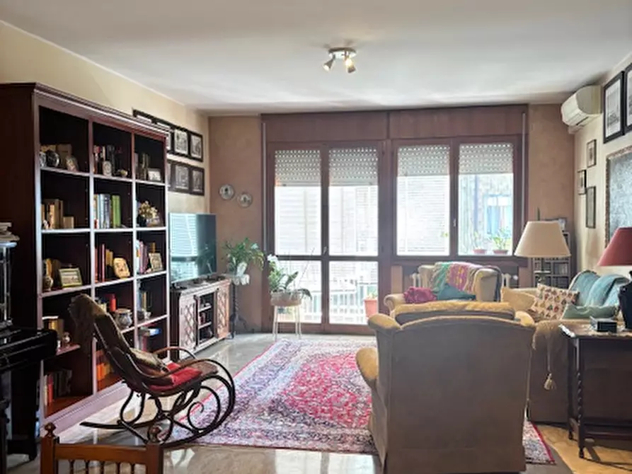 Immagine 1 di Appartamento in vendita  in via Schumann a Padova