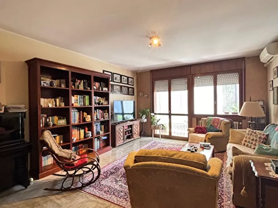 Immagine 10 di Appartamento in vendita  in via Schumann a Padova