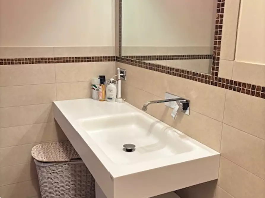 Immagine 23 di Appartamento in vendita  in via Schumann a Padova