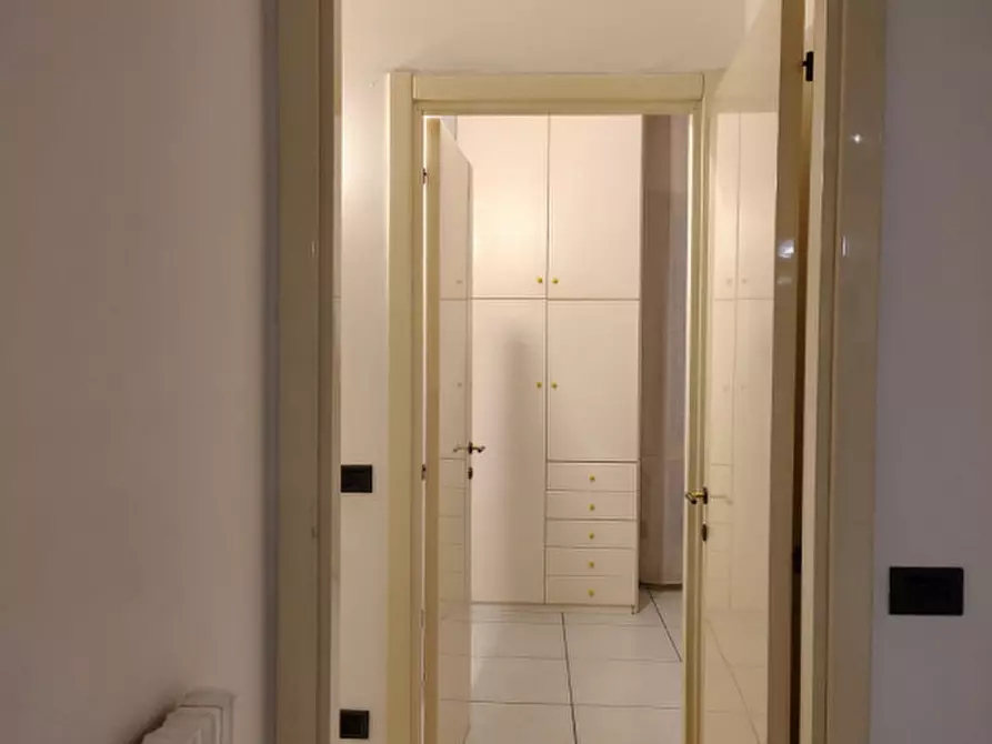 Immagine 8 di Appartamento in affitto  a Ancona