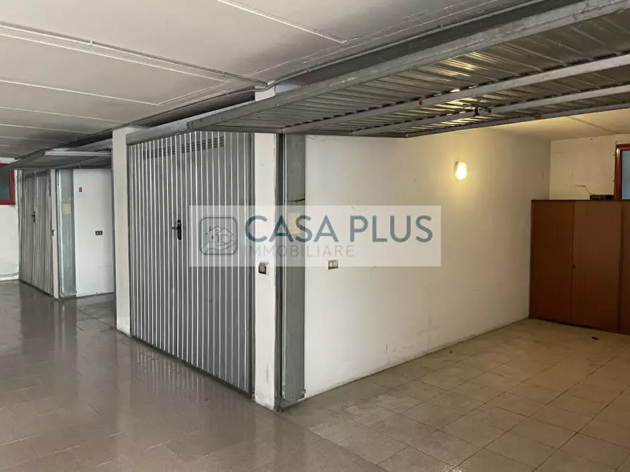 Immagine 3 di Garage in vendita  a Bassano Del Grappa