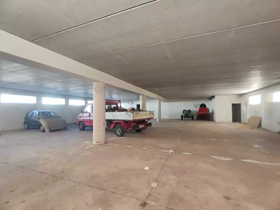 Immagine 11 di Capannone industriale in vendita  in Viale Pertini a Supersano