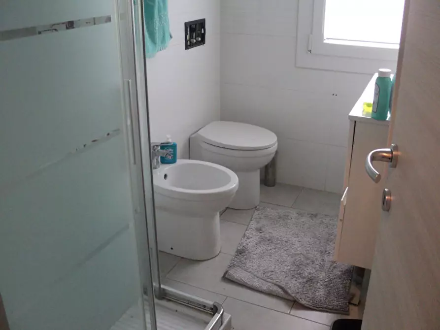 Immagine 23 di Casa bifamiliare in vendita  in Viale San Salvador 11 a Comacchio