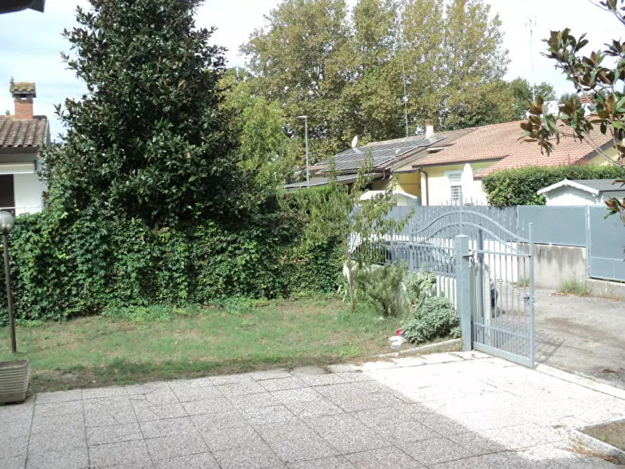 Immagine 43 di Casa bifamiliare in vendita  in Viale San Salvador 11 a Comacchio