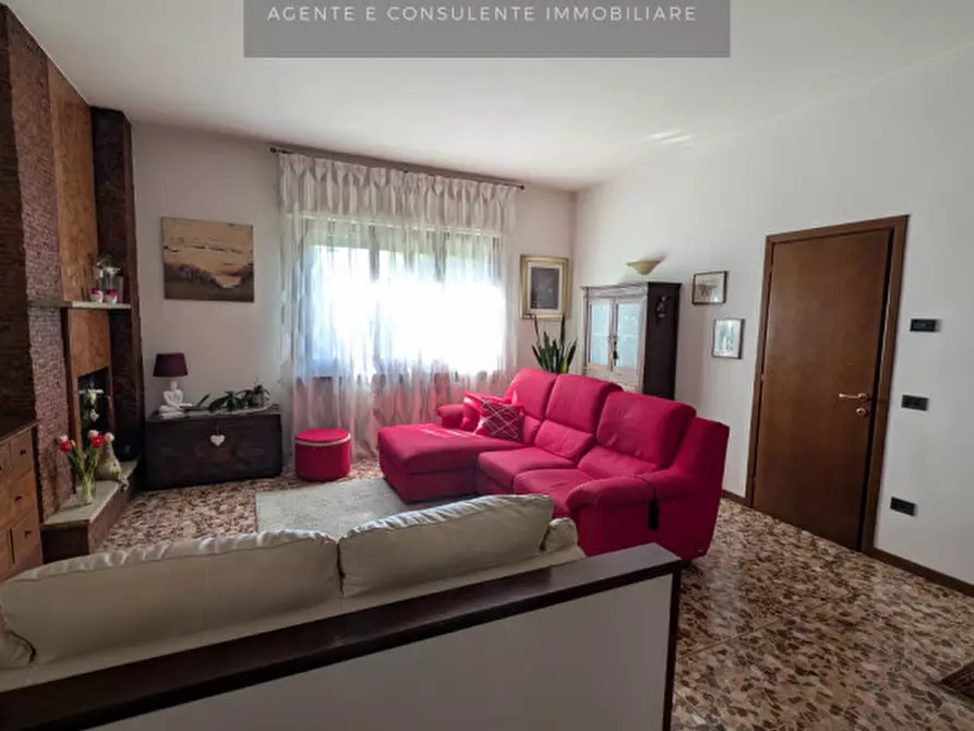 Immagine 5 di Casa bifamiliare in vendita  a Vittorio Veneto