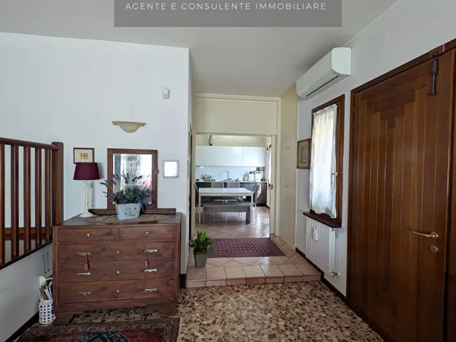 Immagine 8 di Casa bifamiliare in vendita  a Vittorio Veneto
