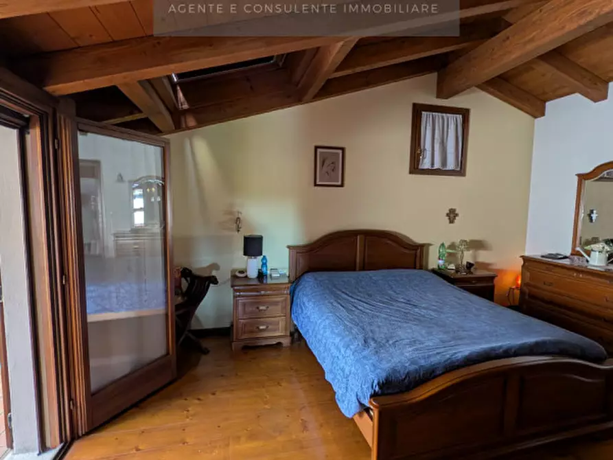 Immagine 8 di Casa bifamiliare in vendita  a Vittorio Veneto