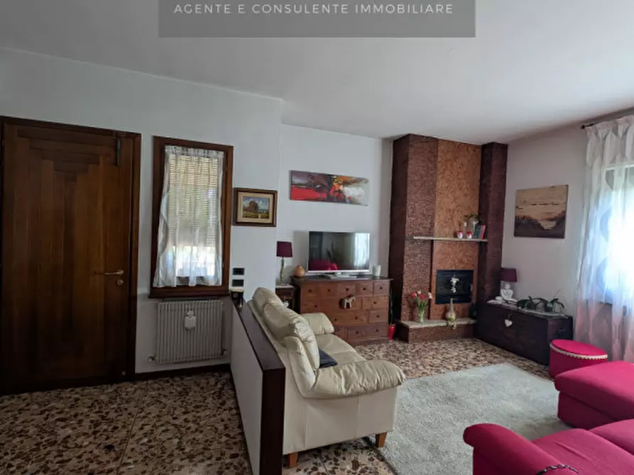 Immagine 31 di Casa bifamiliare in vendita  a Vittorio Veneto