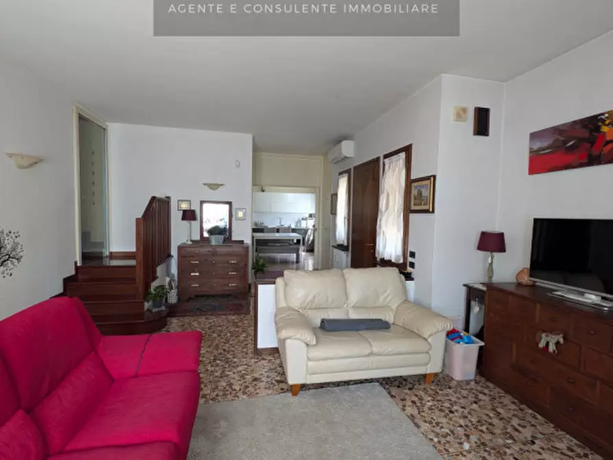 Immagine 34 di Casa bifamiliare in vendita  a Vittorio Veneto