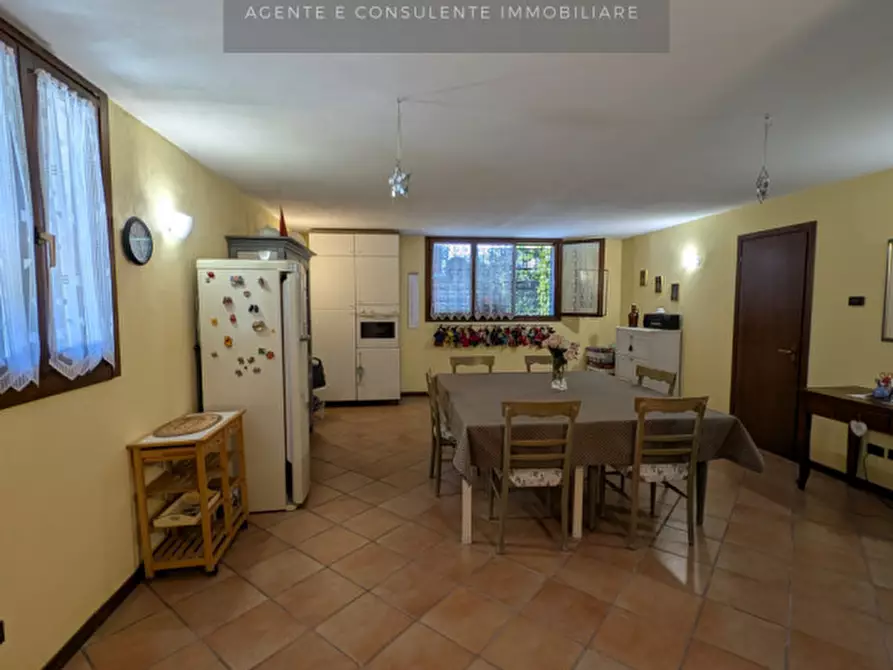 Immagine 46 di Casa bifamiliare in vendita  a Vittorio Veneto