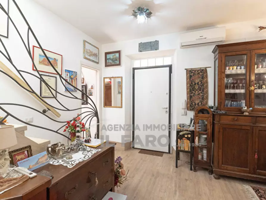 Immagine 1 di Villetta a schiera in vendita  in Via Anita Garibaldi a La Maddalena