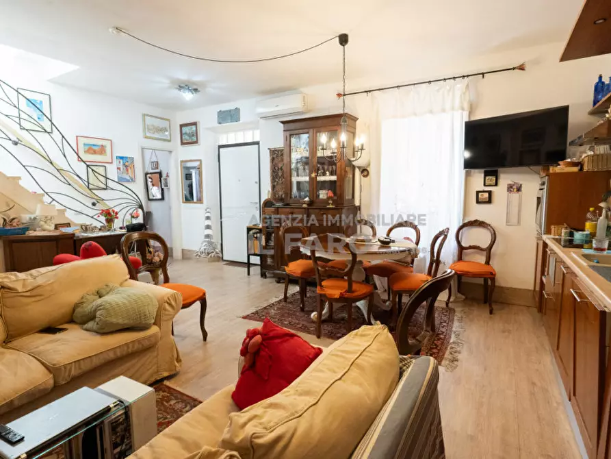 Immagine 2 di Villetta a schiera in vendita  in Via Anita Garibaldi a La Maddalena