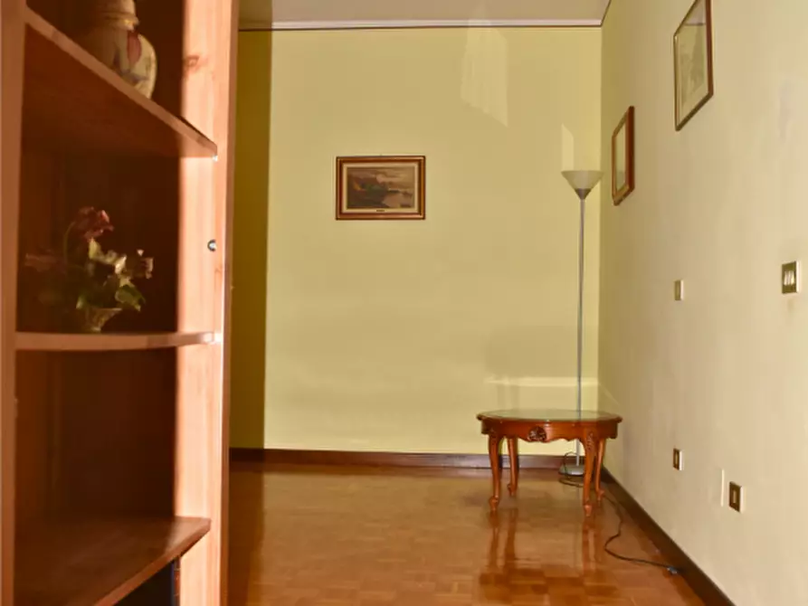 Immagine 13 di Appartamento in vendita  in Via Montanara a Parma