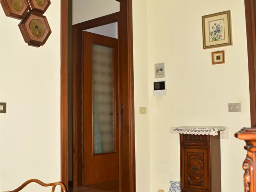 Immagine 27 di Appartamento in vendita  in Via Montanara a Parma