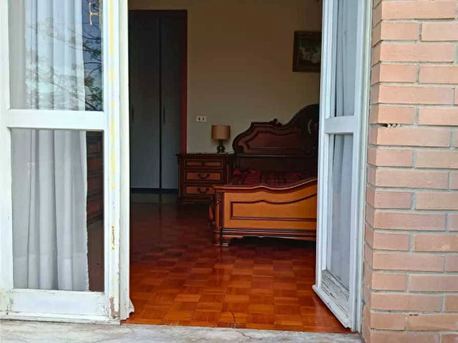 Immagine 34 di Appartamento in vendita  in Via Montanara a Parma