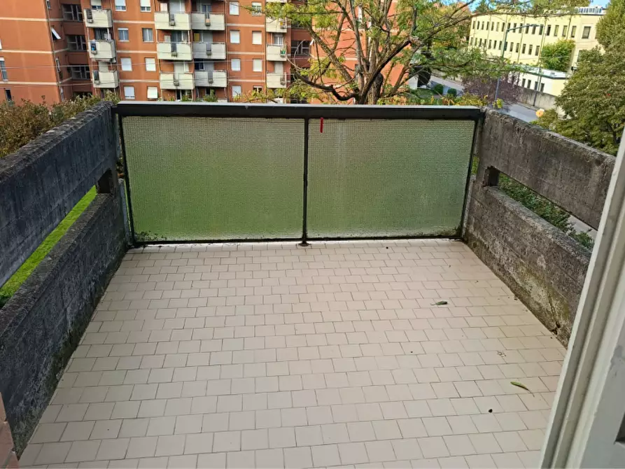 Immagine 37 di Appartamento in vendita  in Via Montanara a Parma