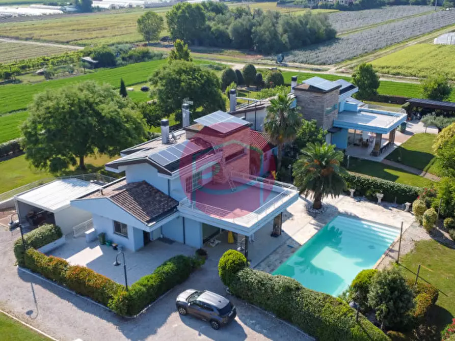 Immagine 1 di Casa bifamiliare in vendita  a Cesenatico