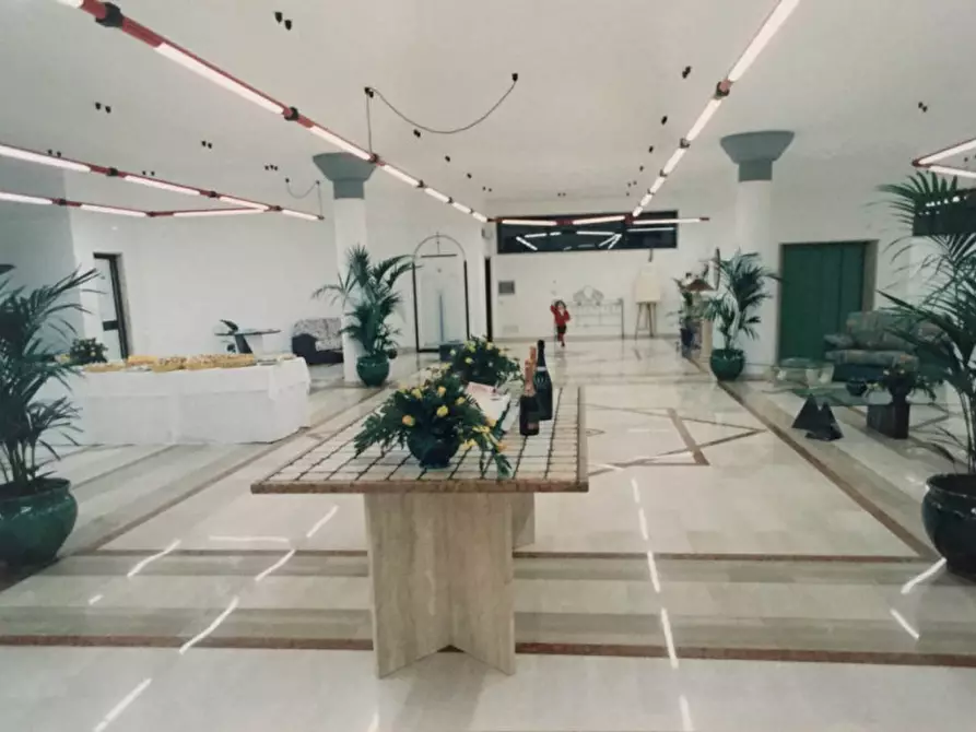 Immagine 2 di Attività commerciale in vendita  in Via Partigiani Caduti, 57 a Grottaglie