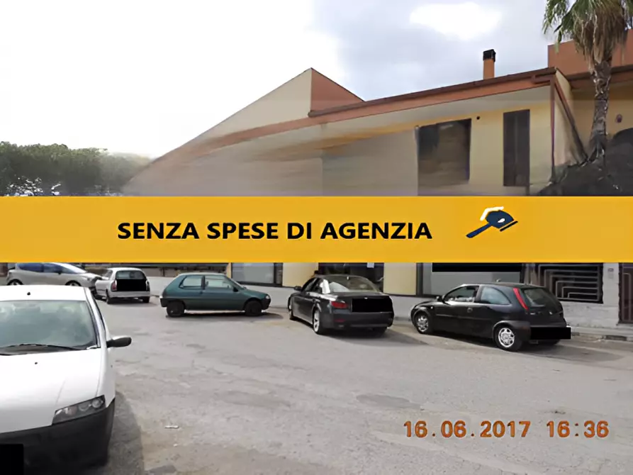 Immagine 1 di Attività commerciale in vendita  in Via dello Stadio, 2 a Montemesola