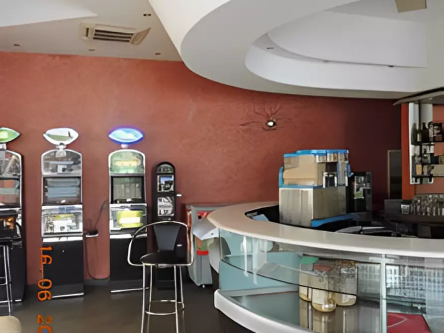 Immagine 2 di Attività commerciale in vendita  in Via dello Stadio, 2 a Montemesola