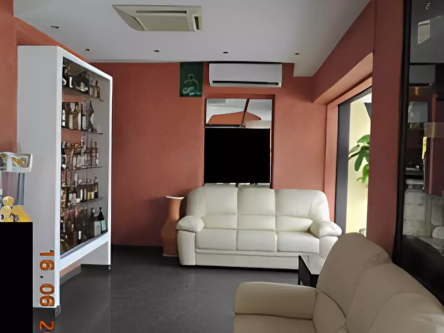 Immagine 3 di Attività commerciale in vendita  in Via dello Stadio, 2 a Montemesola