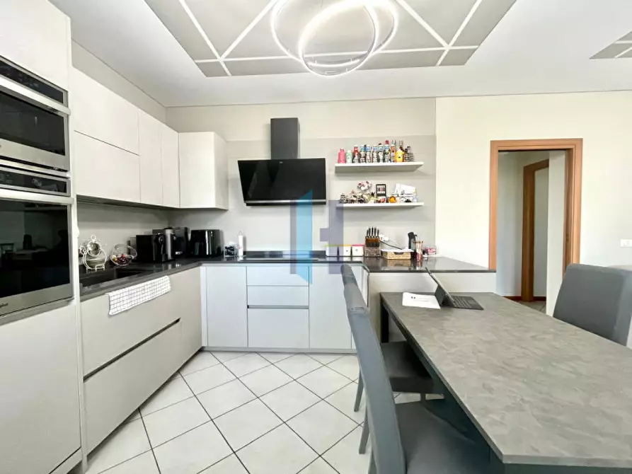 Immagine 9 di Appartamento in vendita  in via Ponte 17E a Brescia