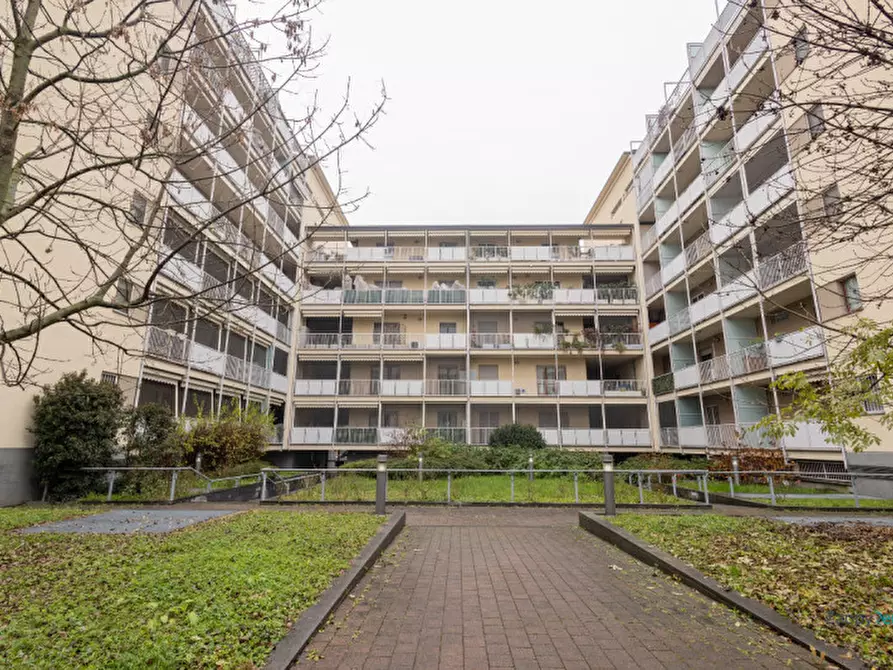 Immagine 13 di Camera in affitto  in Via Jan Palach a Milano