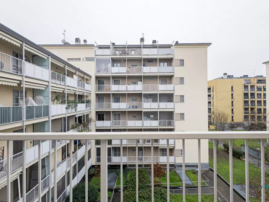 Immagine 15 di Camera in affitto  in Via Jan Palach a Milano