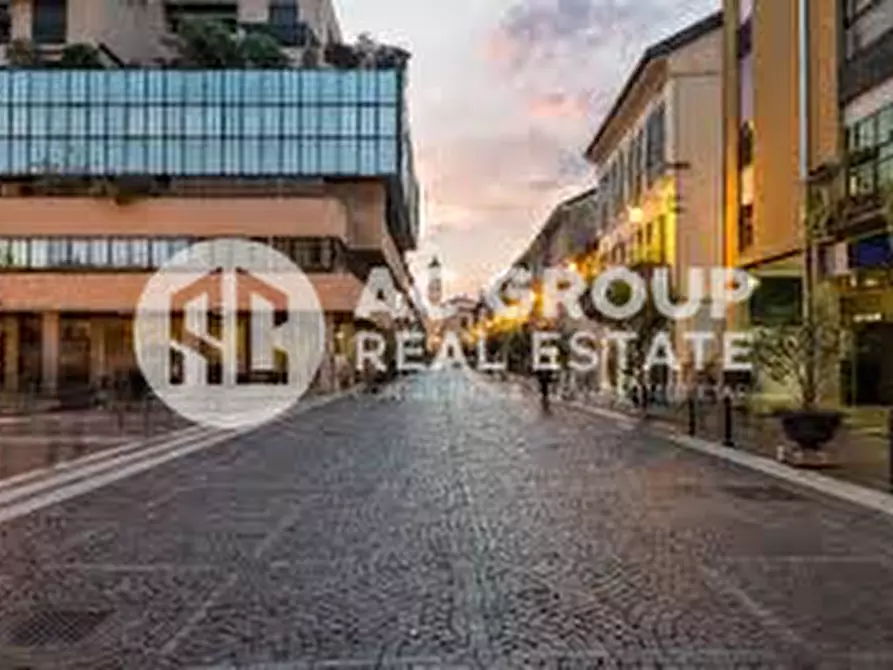 Immagine 3 di Negozio in affitto  in C.so Italia a Saronno