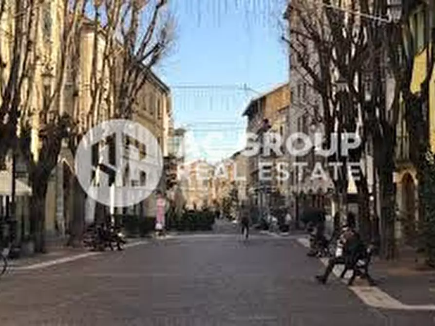 Immagine 10 di Negozio in affitto  in C.so Italia a Saronno