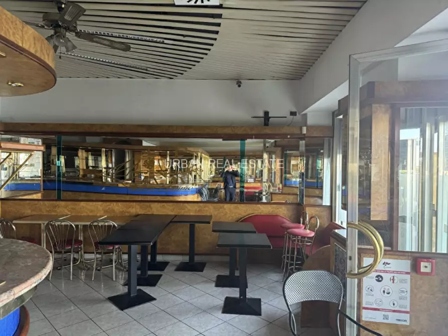 Immagine 8 di Negozio in affitto  in Riva Grumula 6/f a Trieste