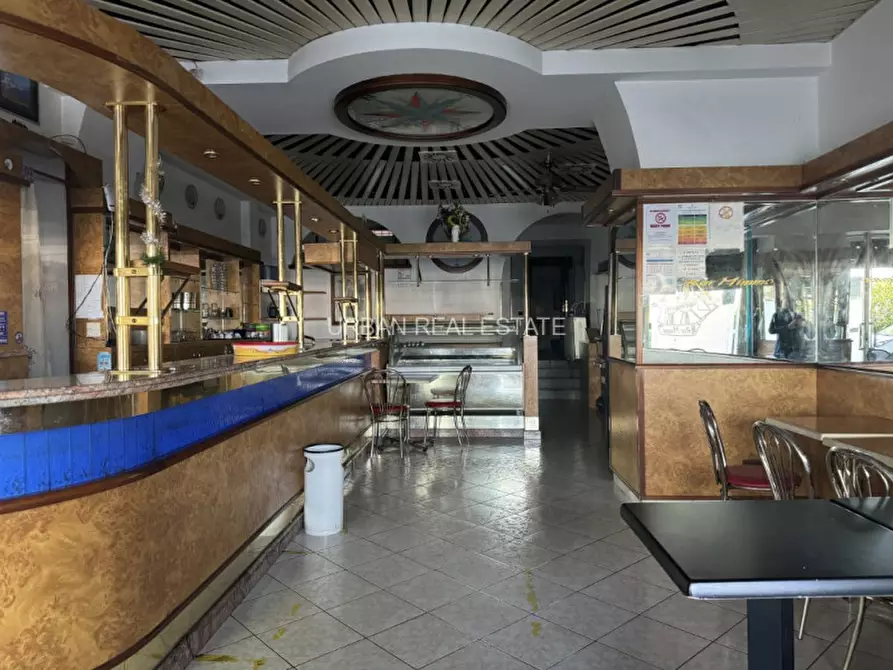 Immagine 9 di Negozio in affitto  in Riva Grumula 6/f a Trieste