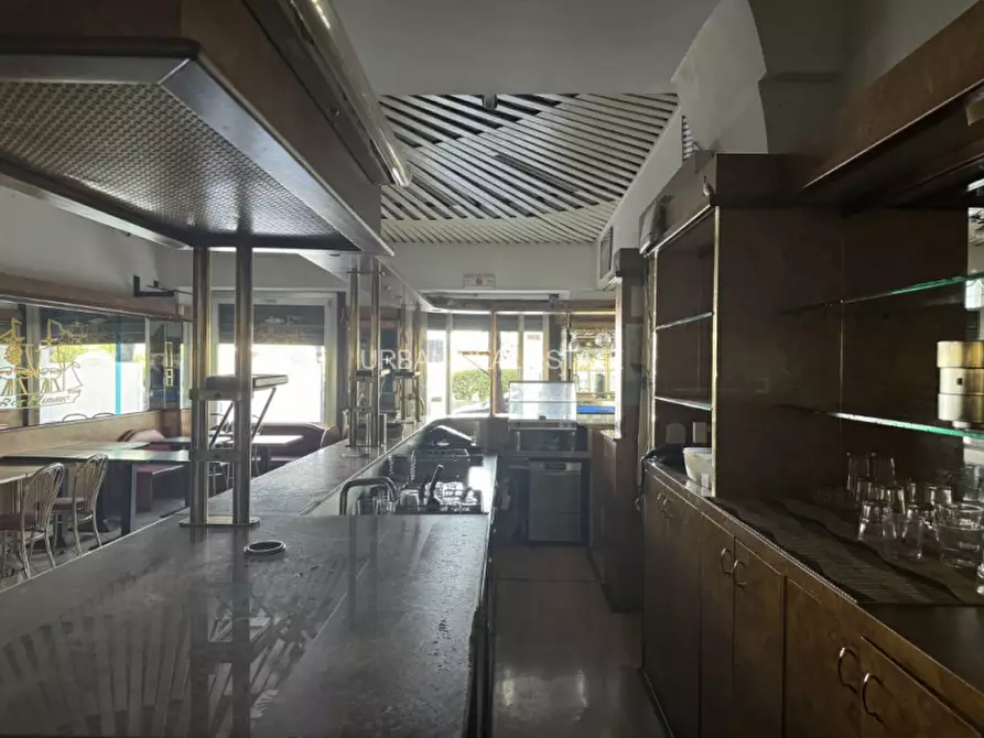 Immagine 12 di Negozio in affitto  in Riva Grumula 6/f a Trieste