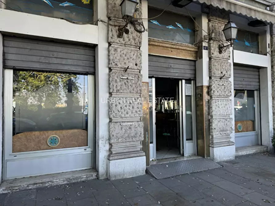 Immagine 14 di Negozio in affitto  in Riva Grumula 6/f a Trieste