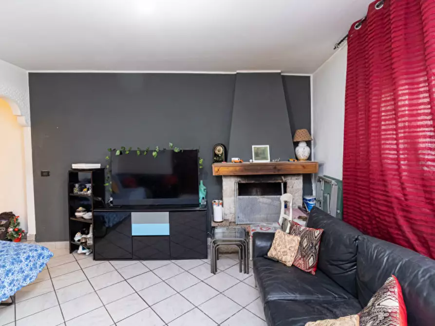 Immagine 1 di Appartamento in vendita  in Via Cherubino Villa 1 a Civate