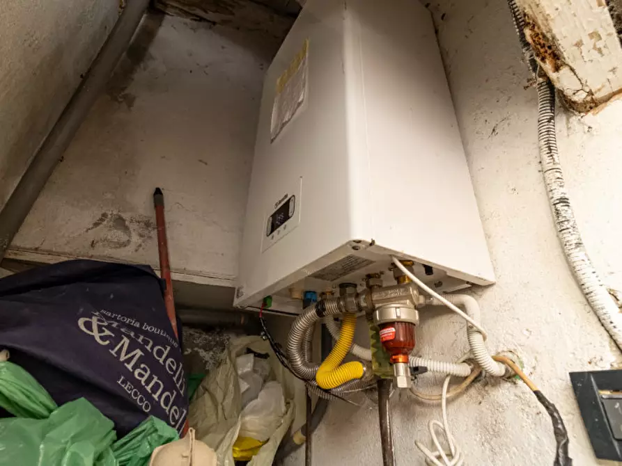 Immagine 27 di Appartamento in vendita  in Via Cherubino Villa 1 a Civate