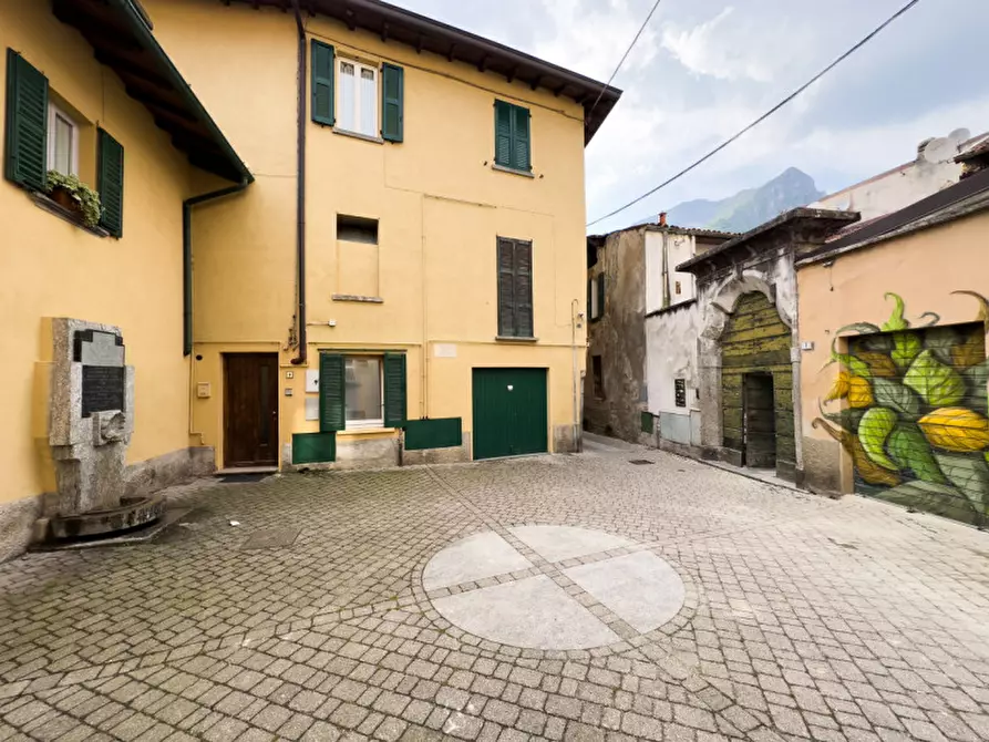 Immagine 30 di Appartamento in vendita  in Via Cherubino Villa 1 a Civate