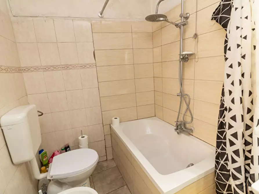 Immagine 43 di Appartamento in vendita  in Via Cherubino Villa 1 a Civate