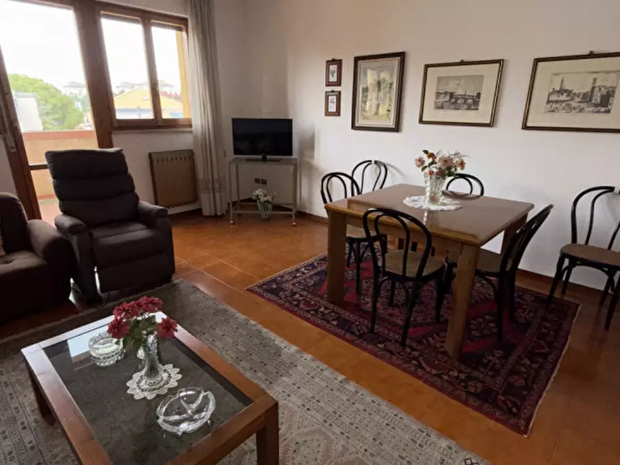 Immagine 1 di Appartamento in vendita  in Via delle Viole a Senigallia