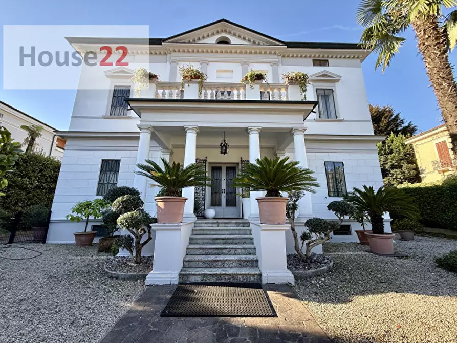Immagine 4 di Villa in vendita  in Viale Del Risorgimento Nazionale 40 a Vicenza
