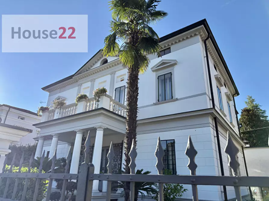 Immagine 5 di Villa in vendita  in Viale Del Risorgimento Nazionale 40 a Vicenza